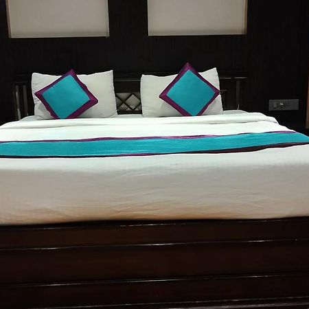 Hotel Little Palace Дибругар Екстериор снимка