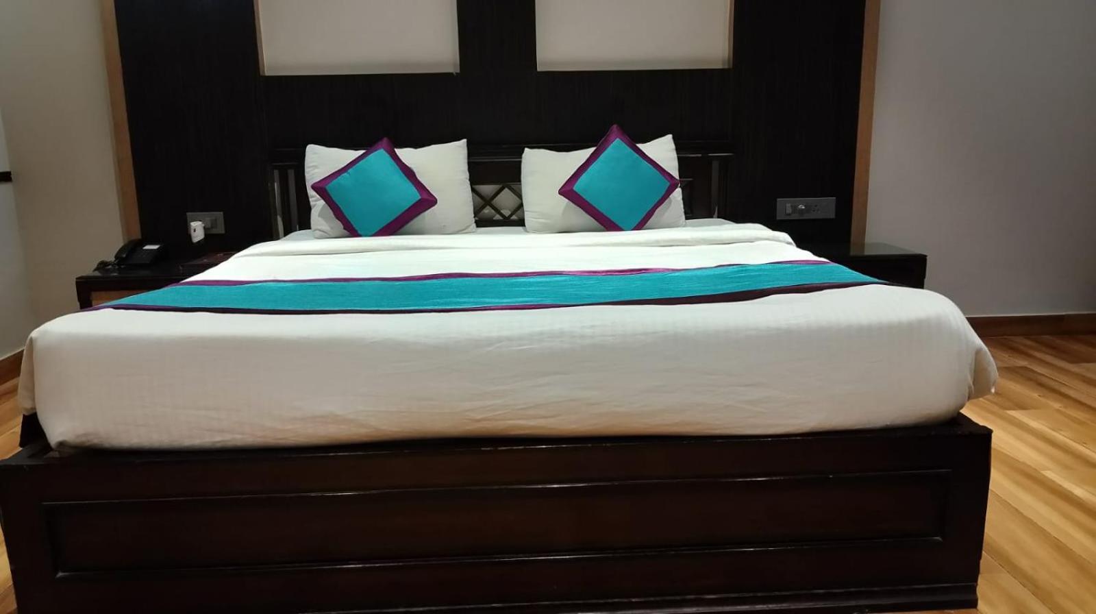 Hotel Little Palace Дибругар Екстериор снимка